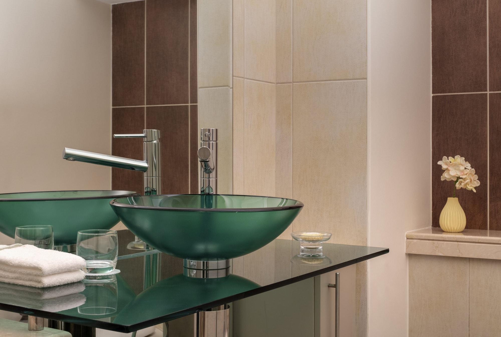 Staybridge Suites Dubai Internet City Exteriör bild