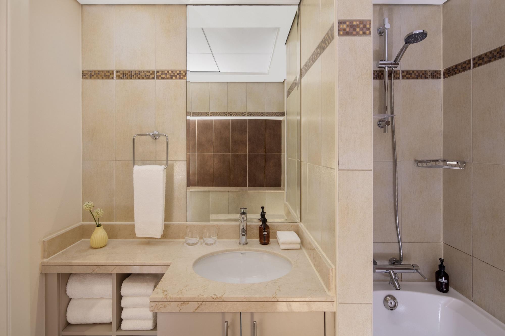 Staybridge Suites Dubai Internet City Exteriör bild