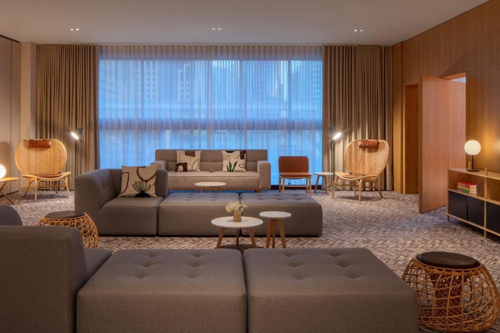 Staybridge Suites Dubai Internet City Exteriör bild