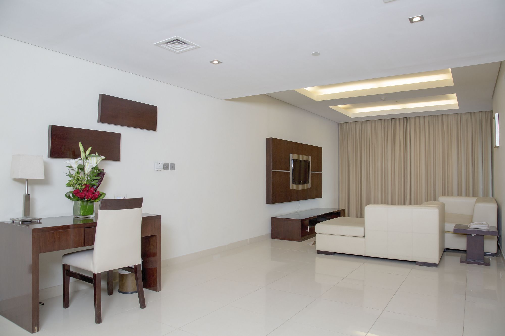 Staybridge Suites Dubai Internet City Exteriör bild